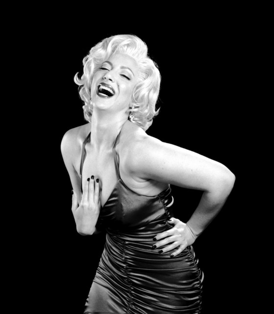 Marilyn Monroe in Calgary, Singing telegram